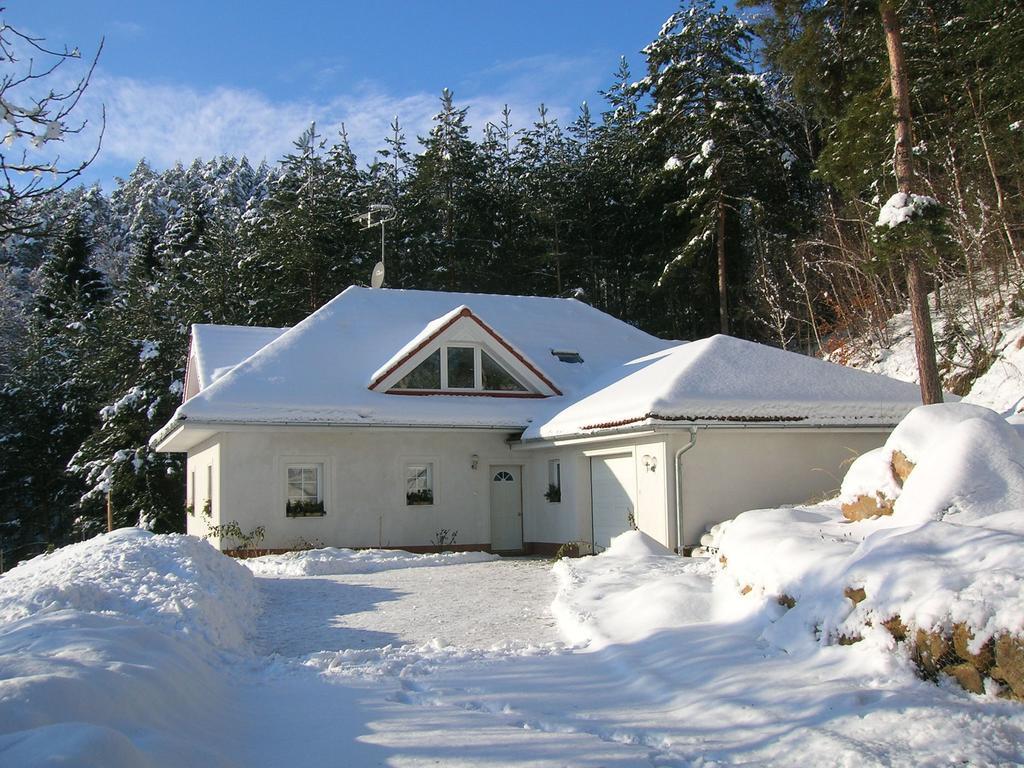 Villa Comfortable Detached House With Large Garden à Klokoci Extérieur photo
