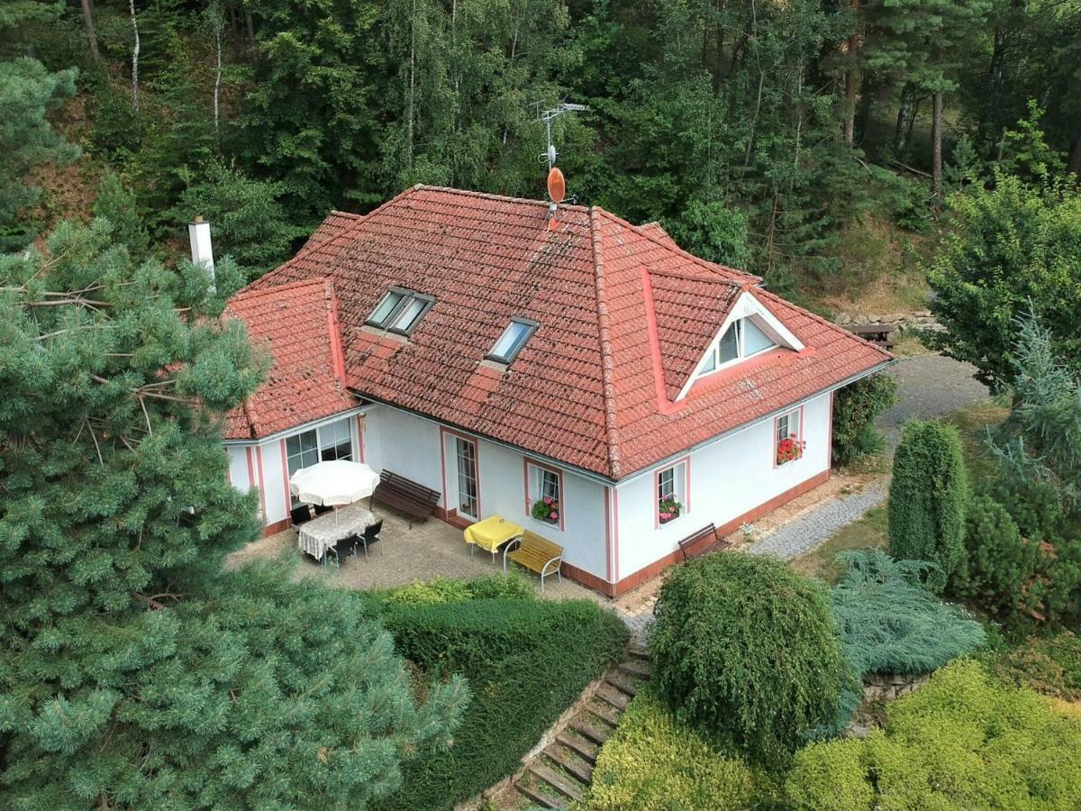 Villa Comfortable Detached House With Large Garden à Klokoci Extérieur photo