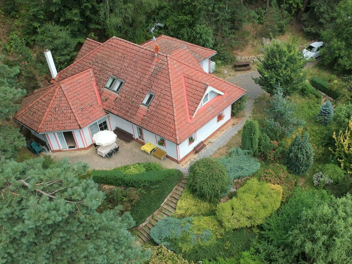 Villa Comfortable Detached House With Large Garden à Klokoci Extérieur photo